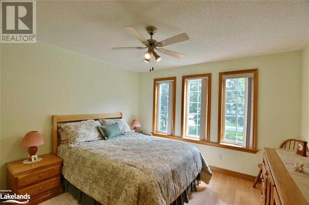 64 47th Street S, Wasaga Beach, Ontario  L9Z 1Y6 - Photo 15 - 40589440