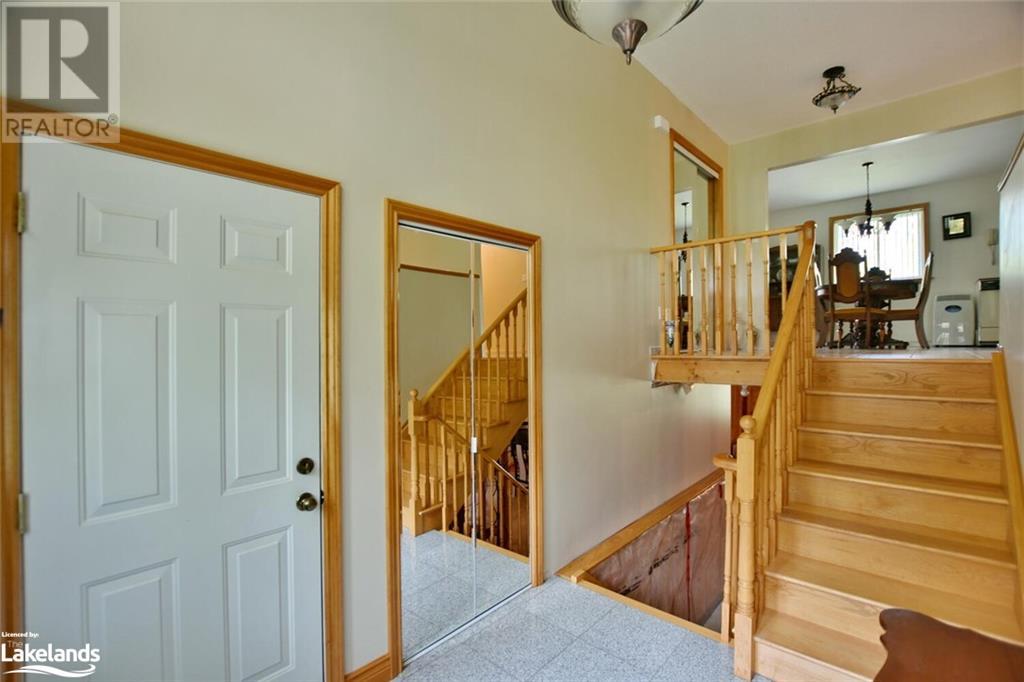 64 47th Street S, Wasaga Beach, Ontario  L9Z 1Y6 - Photo 3 - 40589440