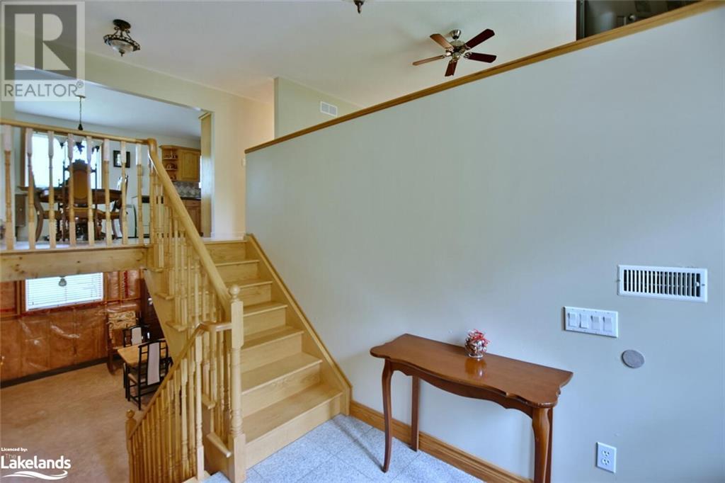 64 47th Street S, Wasaga Beach, Ontario  L9Z 1Y6 - Photo 4 - 40589440