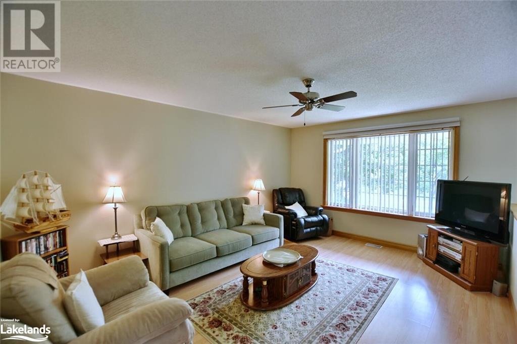 64 47th Street S, Wasaga Beach, Ontario  L9Z 1Y6 - Photo 6 - 40589440