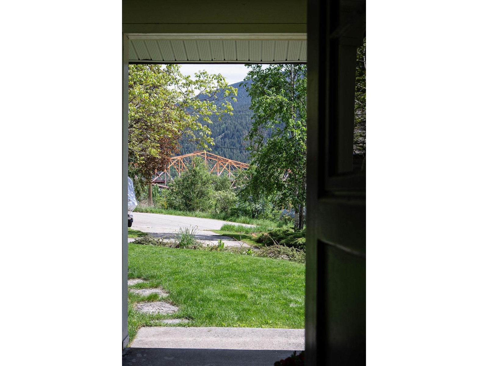 595 Valhalla Road, Nelson, British Columbia  V1L 6M6 - Photo 40 - 2477032