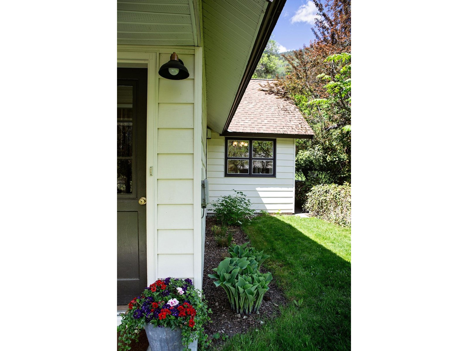 595 Valhalla Road, Nelson, British Columbia  V1L 6M6 - Photo 42 - 2477032