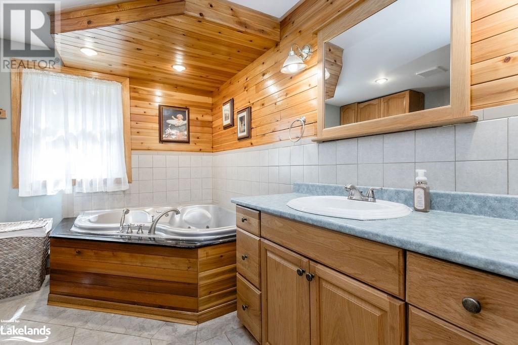 72 Stroud Crescent, Wasaga Beach, Ontario  L9Z 2T5 - Photo 26 - 40590099