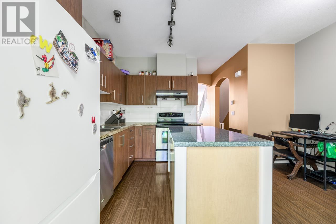 38 8533 Cumberland Place, Burnaby, British Columbia  V3N 5C1 - Photo 5 - R2884373