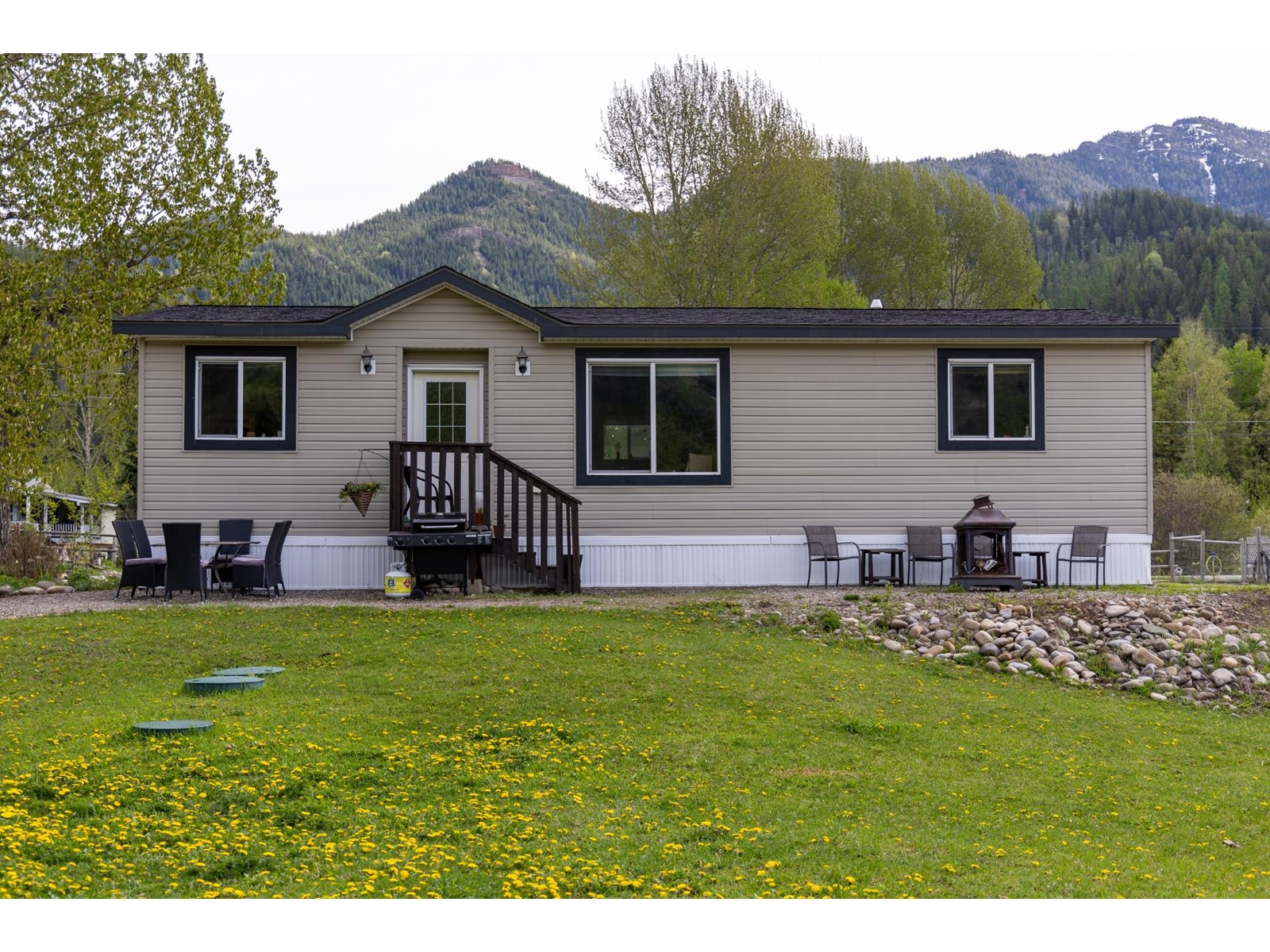 4103 Hill Road, Fernie, British Columbia  V0B 1M4 - Photo 2 - 2477069
