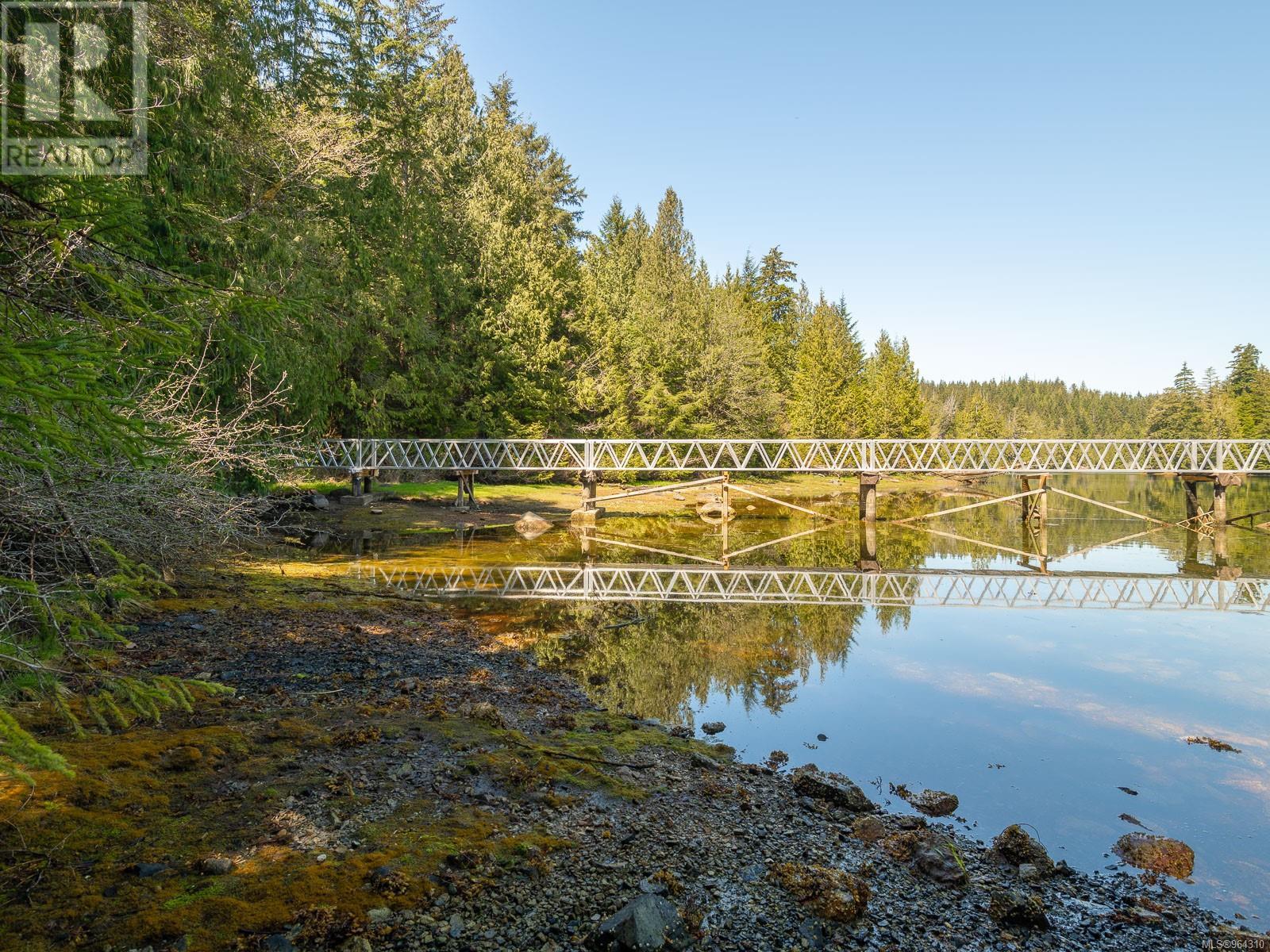 435 Grappler Inlet, Bamfield, British Columbia  V0R 1B0 - Photo 13 - 964310