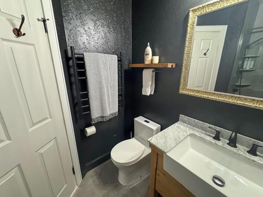 2063 Washington Street, Rossland, British Columbia  V0G 1Y0 - Photo 22 - 2477068