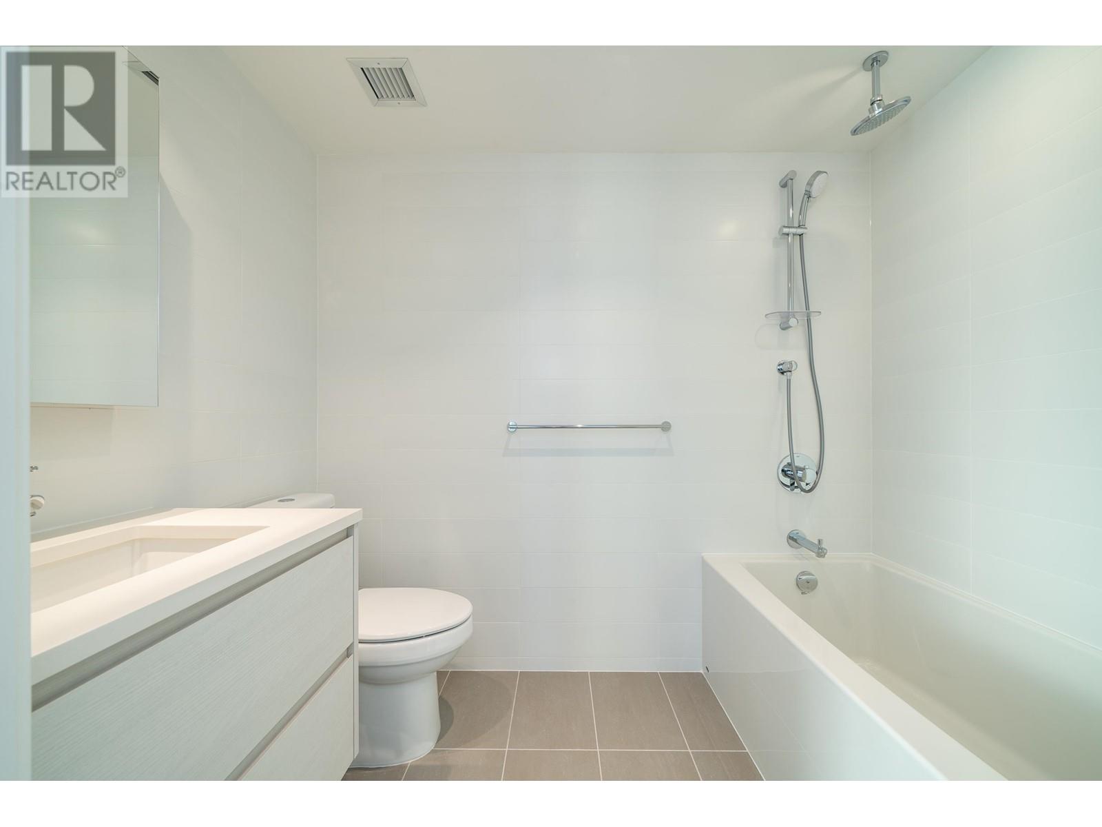 2002 8188 Fraser Street, Vancouver, British Columbia  V5X 0J8 - Photo 6 - R2884450
