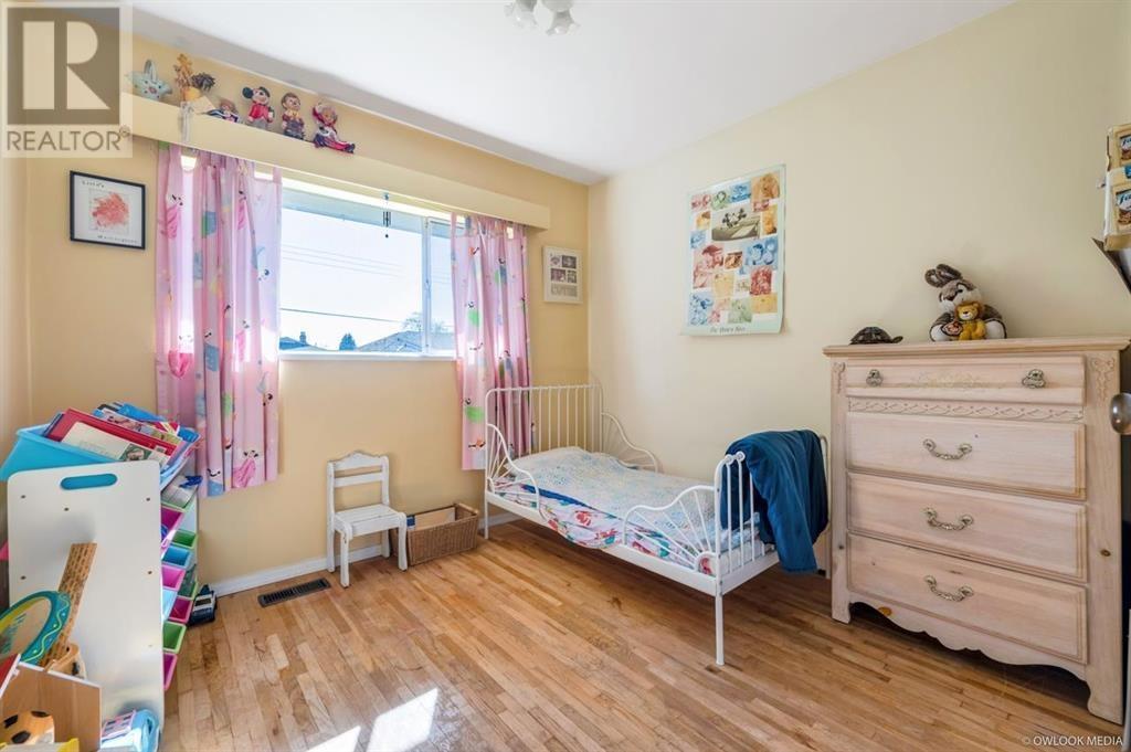 Listing Picture 7 of 15 : 7491 MONTANA ROAD, Richmond / 烈治文 - 魯藝地產 Yvonne Lu Group - MLS Medallion Club Member