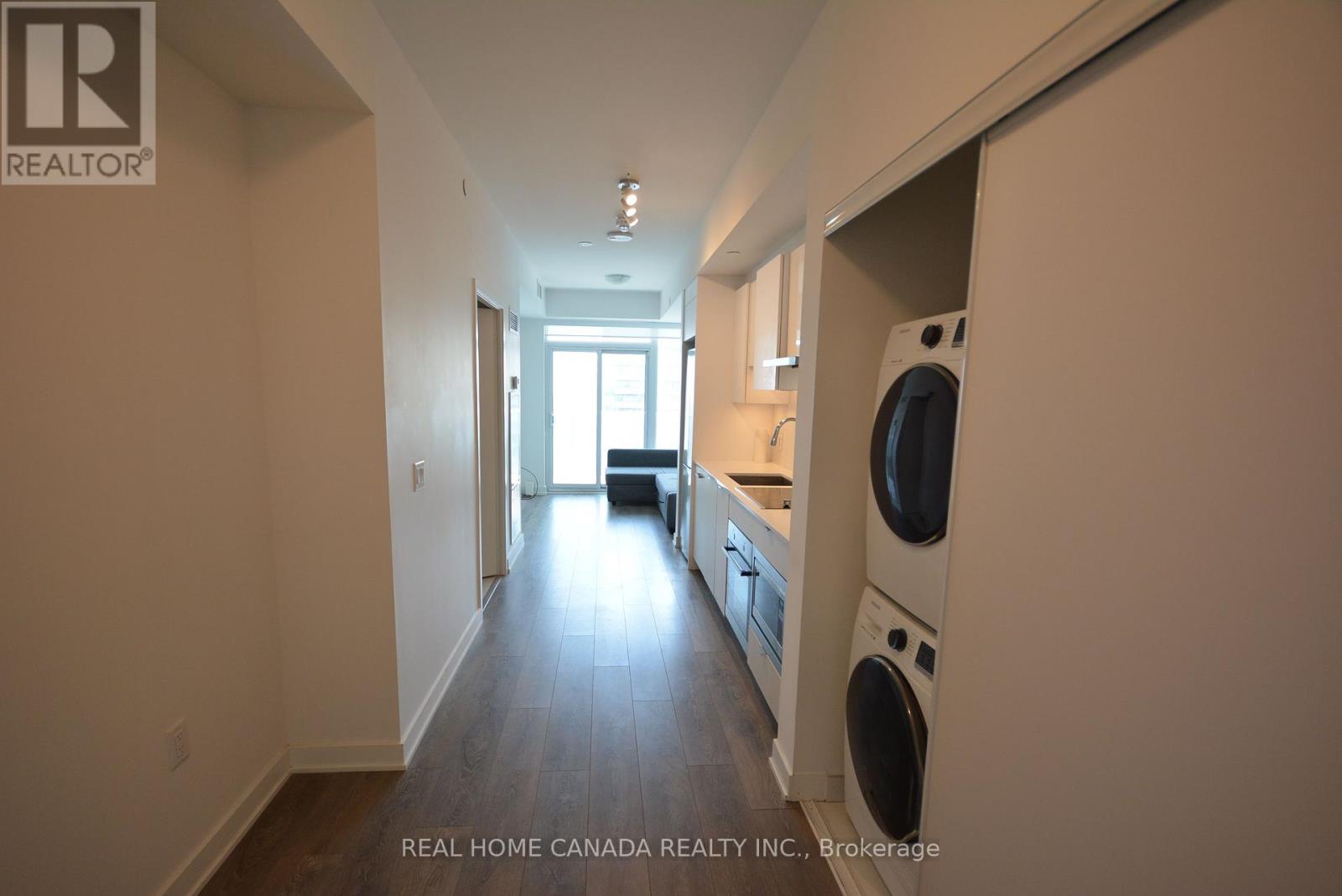 <h3>$1,980<small> Monthly</small></h3><p>Lph07 - 195 Redpath Avenue, Toronto, Ontario</p>
