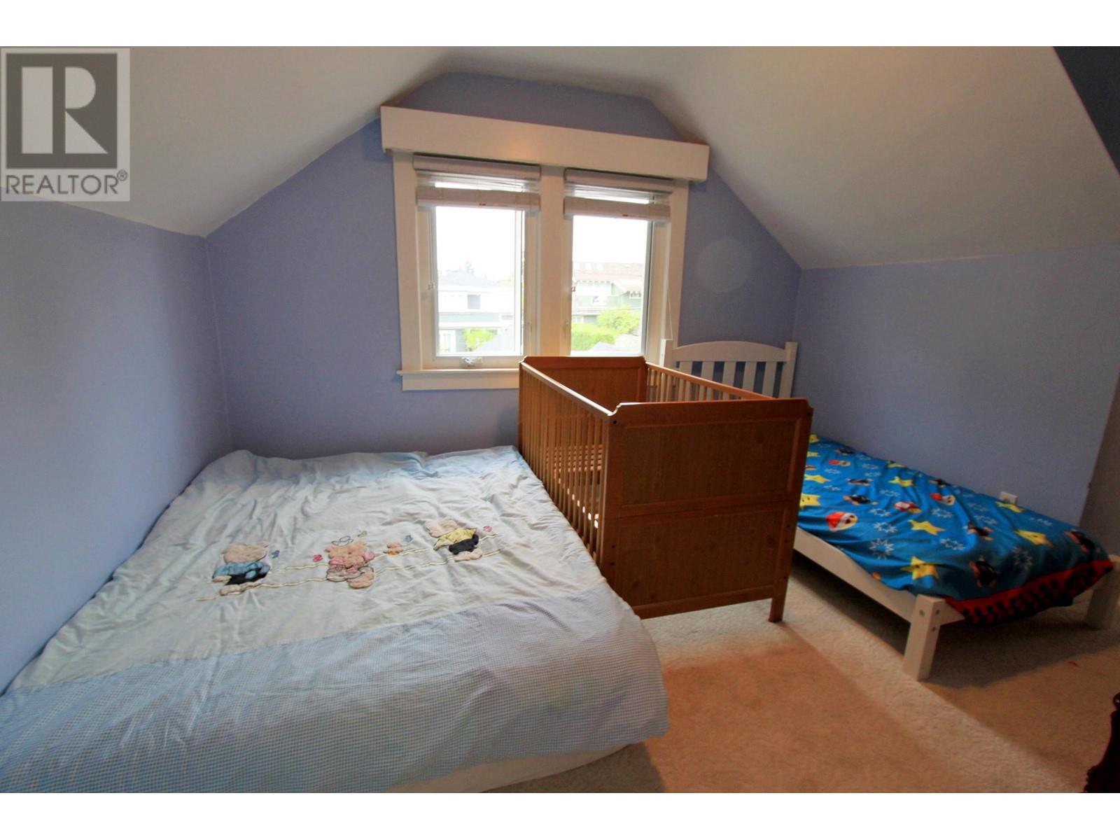 Listing Picture 15 of 17 : 4293 W 13TH AVENUE, Vancouver / 溫哥華 - 魯藝地產 Yvonne Lu Group - MLS Medallion Club Member