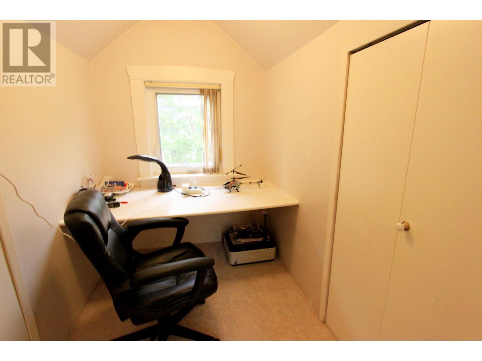 Listing Picture 16 of 17 : 4293 W 13TH AVENUE, Vancouver / 溫哥華 - 魯藝地產 Yvonne Lu Group - MLS Medallion Club Member