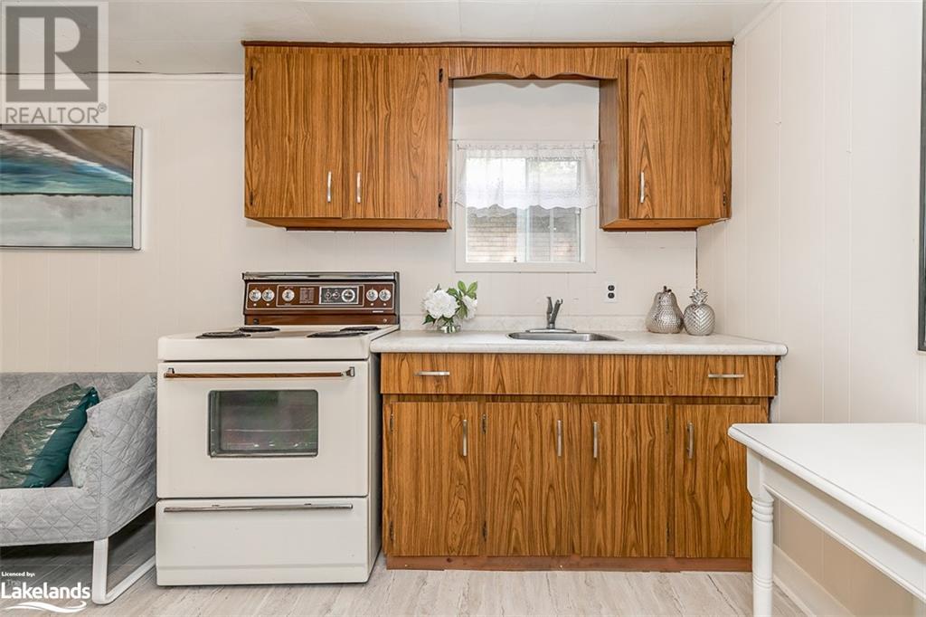 113 37th Street N, Wasaga Beach, Ontario  L9Z 2B6 - Photo 3 - 40590864