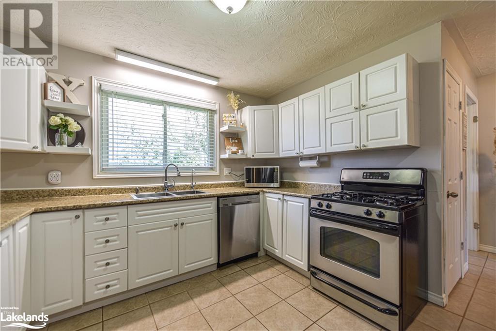 2a Wallis Street, Oro-Medonte, Ontario  L3V 8N9 - Photo 7 - 40588007