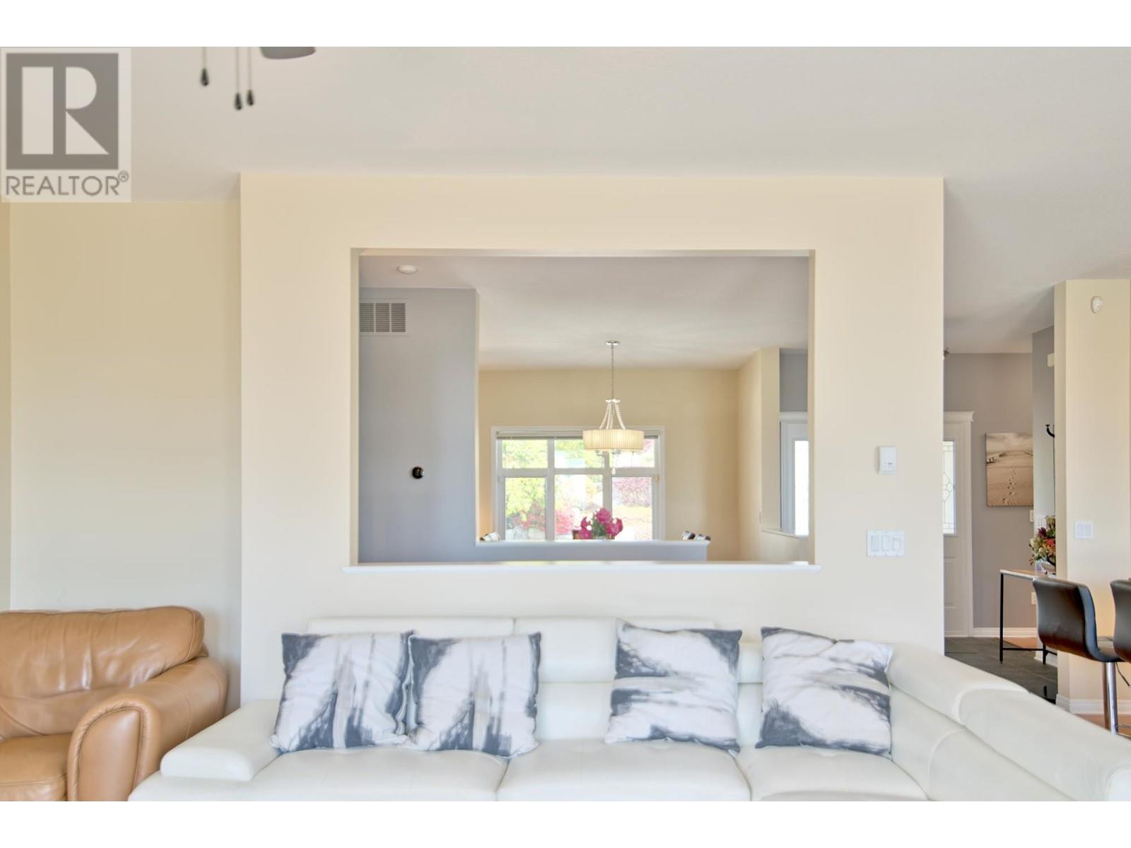 6169 Mika Road, Sechelt, British Columbia  V0N 3A7 - Photo 18 - R2884550