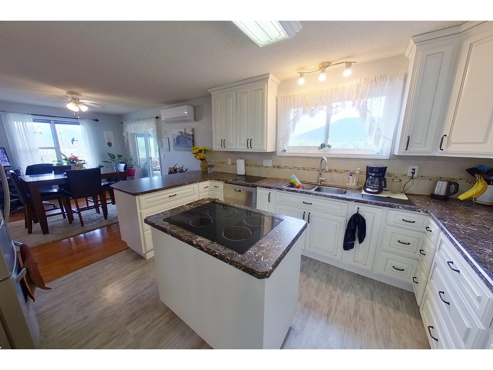 3635 Phillips Rd, Creston, British Columbia  V0B 1G2 - Photo 3 - 2477090
