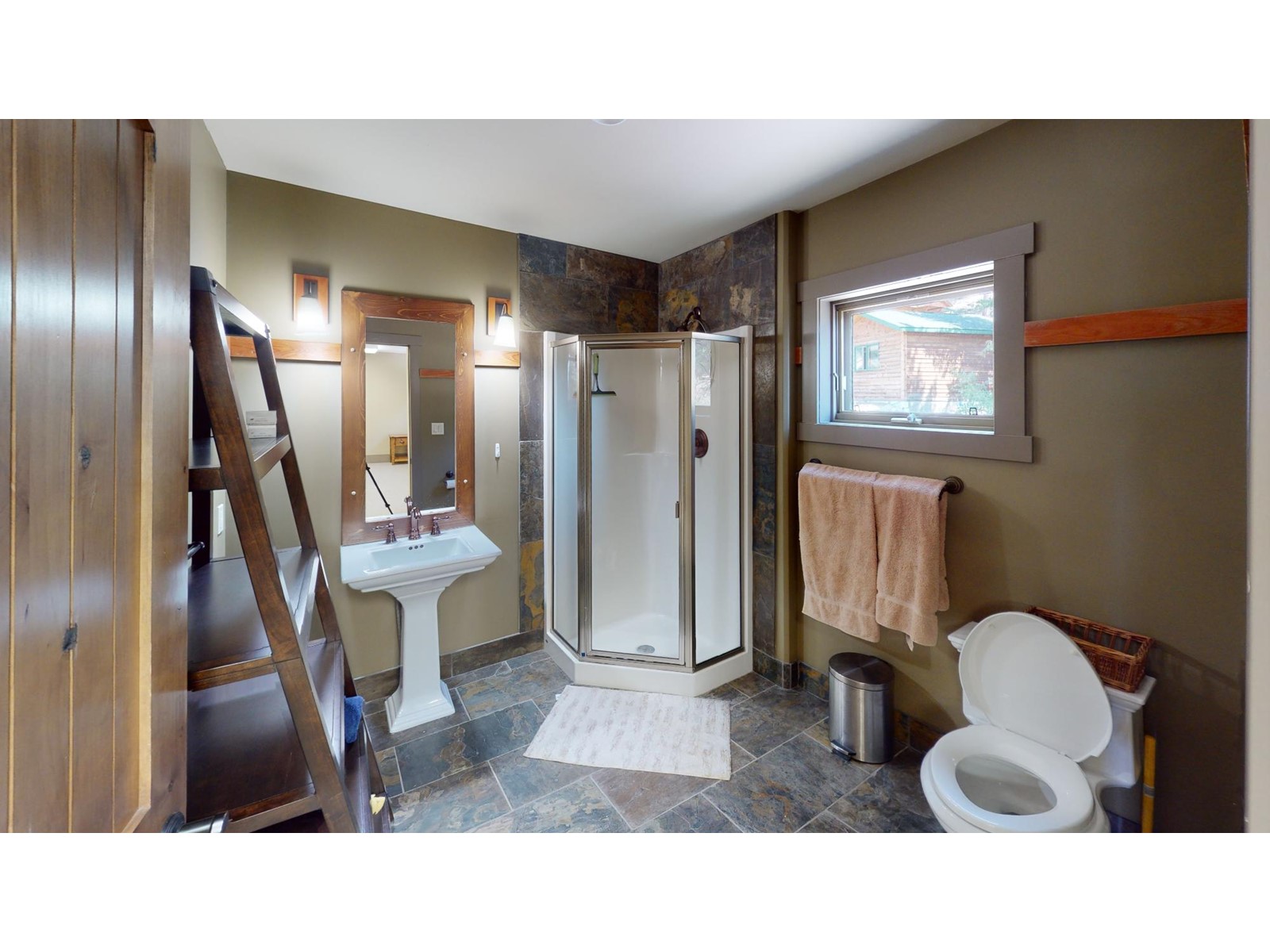 4930 Highway 93, Radium Hot Springs, British Columbia  V0A 1M0 - Photo 24 - 2477066