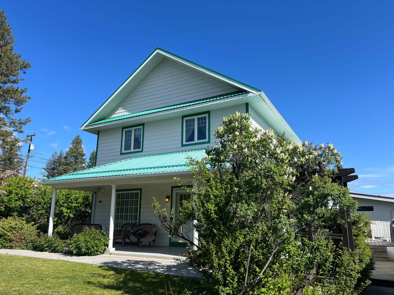 232 14th Avenue S, Cranbrook, British Columbia  V1C 2X2 - Photo 1 - 2477078