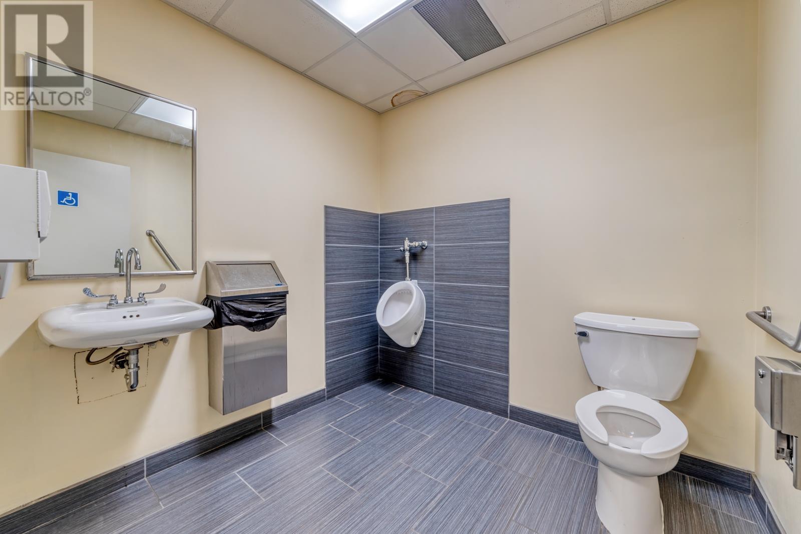 1219 Kingsway Street, Vancouver, British Columbia  V5V 3E2 - Photo 2 - C8060123
