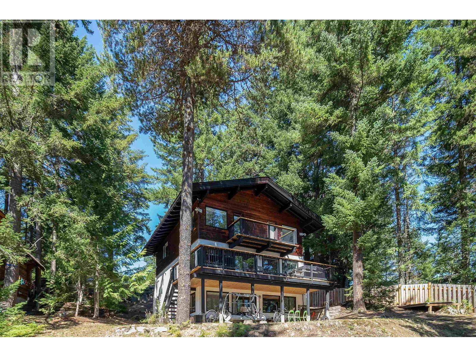 8636 Lakewood Court, Whistler, British Columbia  V8E 0G1 - Photo 2 - R2884602