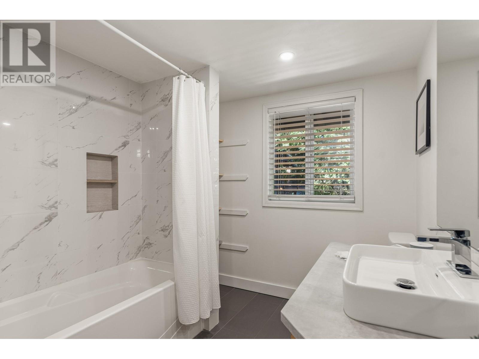 8636 Lakewood Court, Whistler, British Columbia  V8E 0G1 - Photo 30 - R2884602