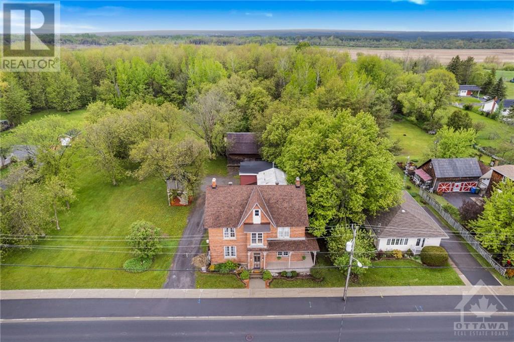 140 High Street, Vankleek Hill, Ontario  K0B 1R0 - Photo 2 - 1390900
