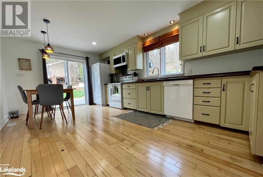1067 North Mary Lake Road, Huntsville, Ontario  P1H 2J3 - Photo 6 - 40590876