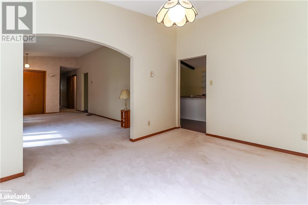 212 39th Street S, Wasaga Beach, Ontario  L9Z 1S3 - Photo 9 - 40591059