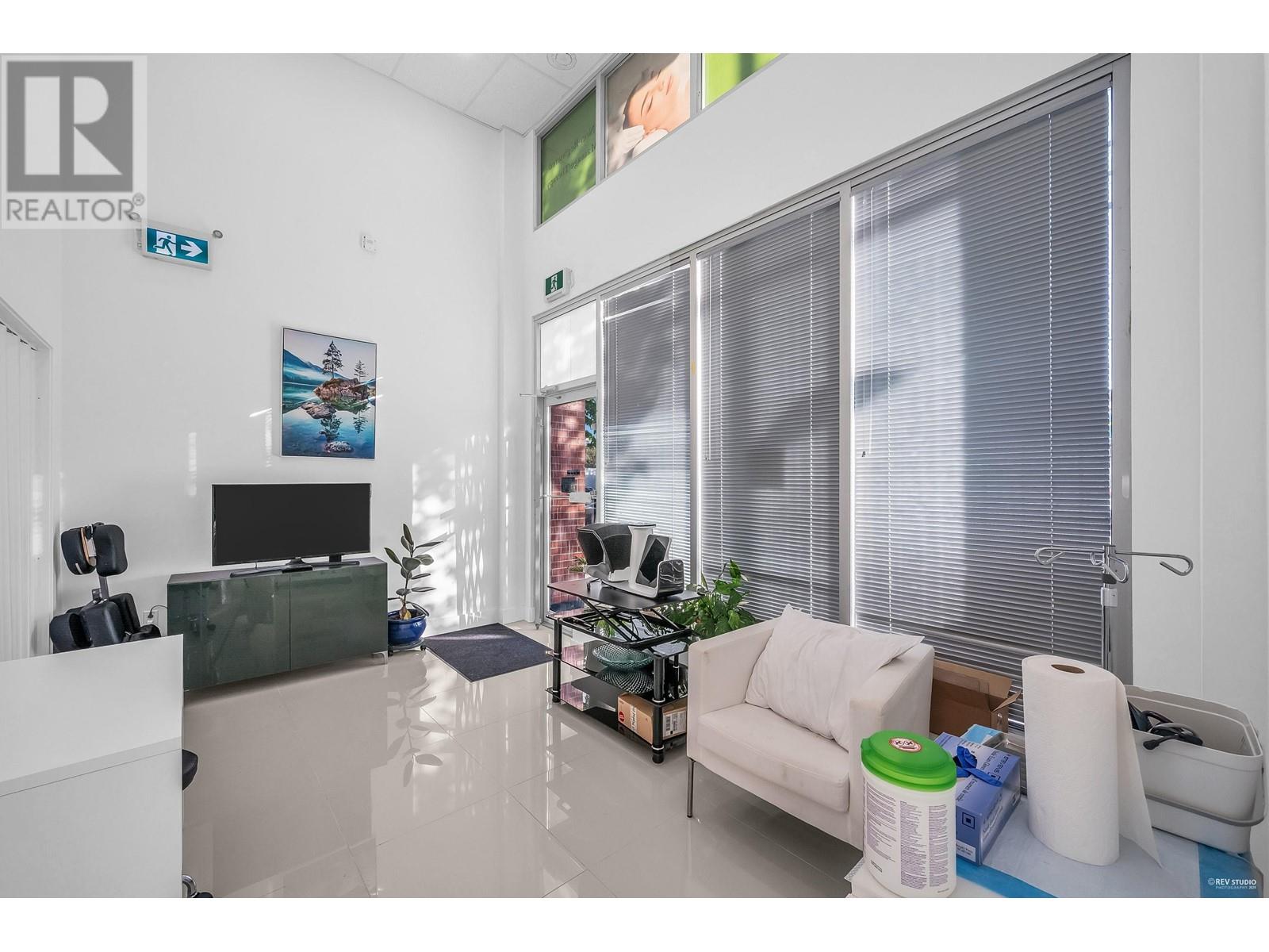 7608 6th Street, Burnaby, British Columbia  V3N 0G6 - Photo 5 - C8060109