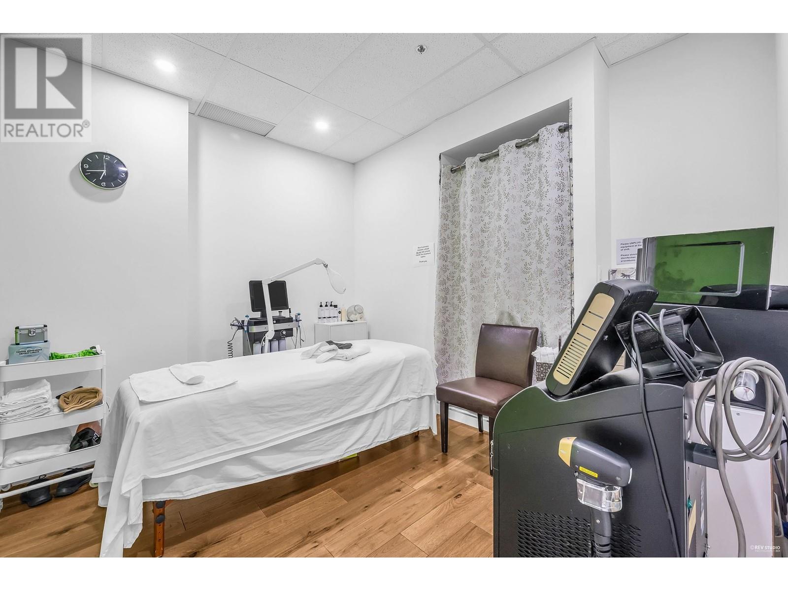 7608 6th Street, Burnaby, British Columbia  V3N 0G6 - Photo 7 - C8060109