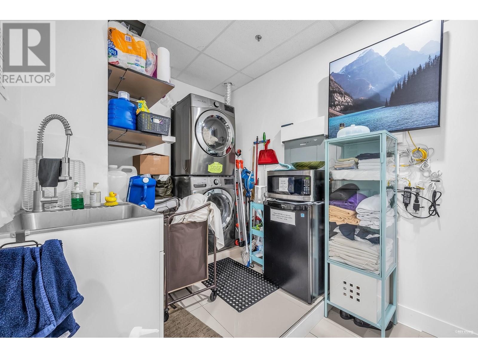 7608 6th Street, Burnaby, British Columbia  V3N 0G6 - Photo 9 - C8060109