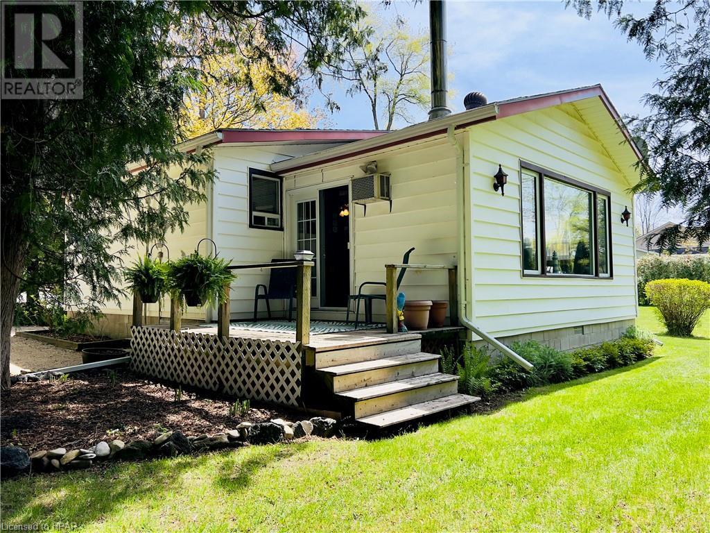 551 Attawandaron Road, Point Clark, Ontario  N2Z 2X3 - Photo 11 - 40590520