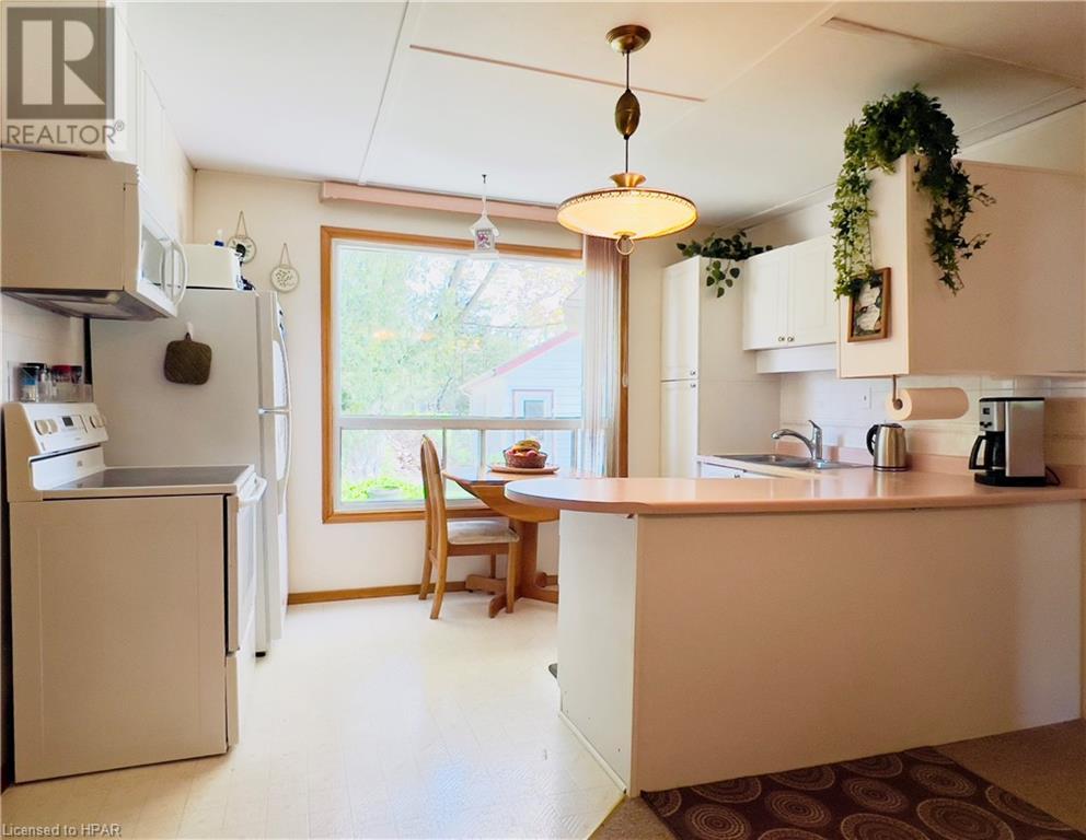 551 Attawandaron Road, Point Clark, Ontario  N2Z 2X3 - Photo 29 - 40590520