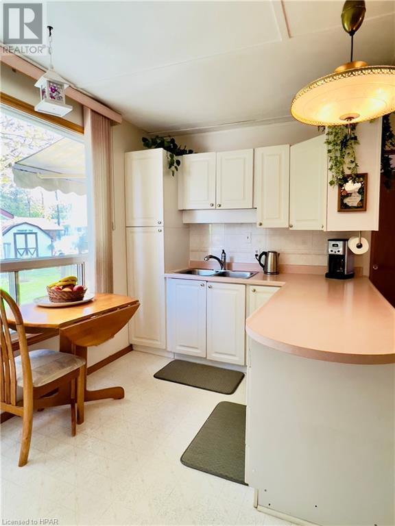 551 Attawandaron Road, Point Clark, Ontario  N2Z 2X3 - Photo 30 - 40590520