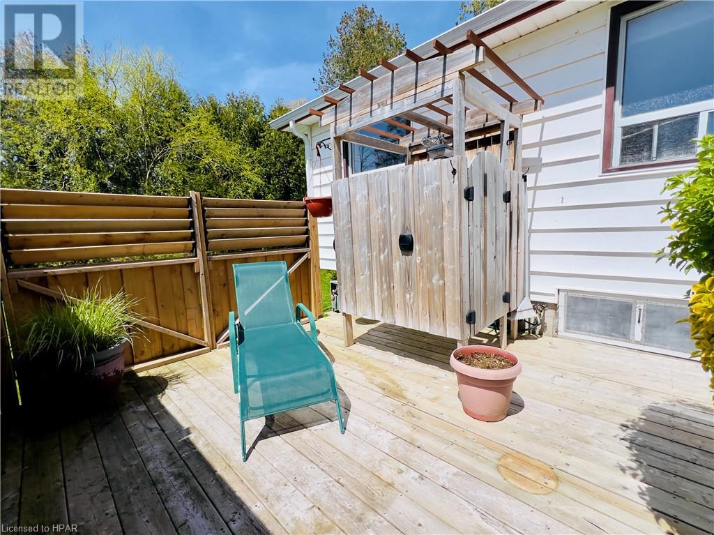 551 Attawandaron Road, Point Clark, Ontario  N2Z 2X3 - Photo 9 - 40590520