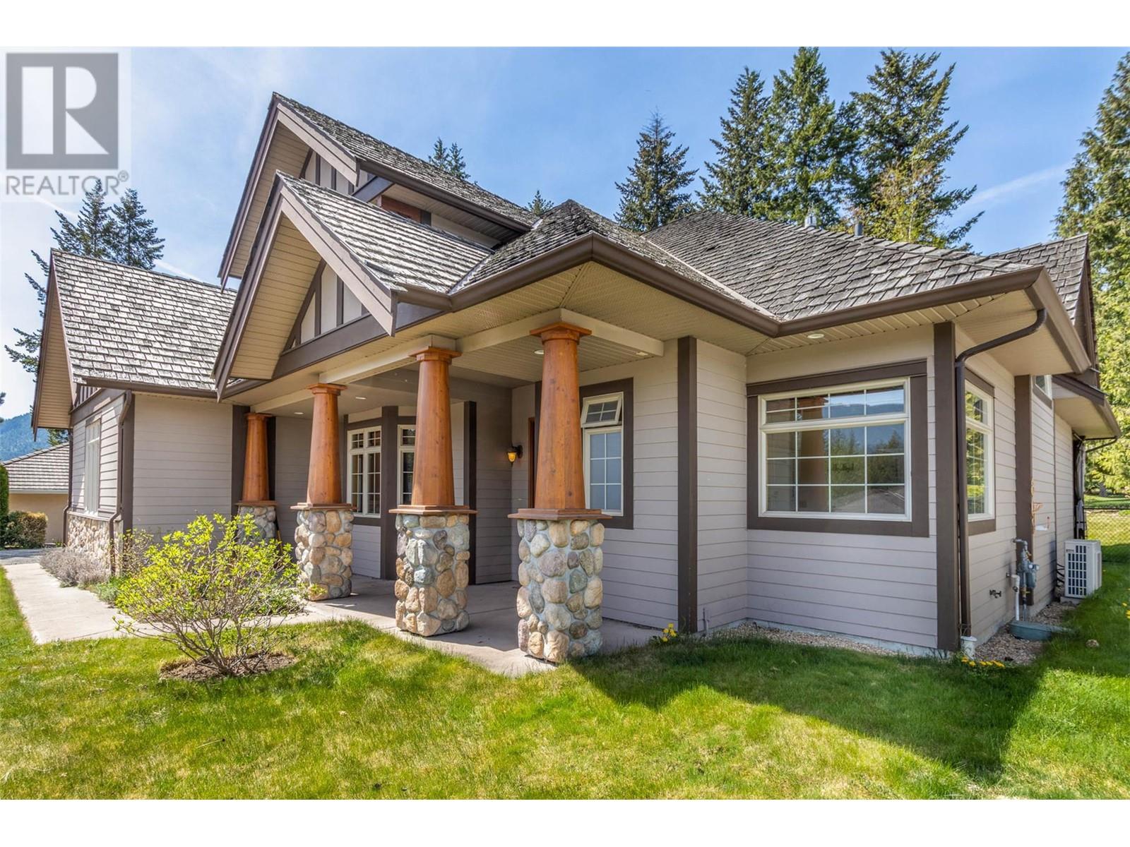 2738 Golf Course Drive, blind bay, British Columbia