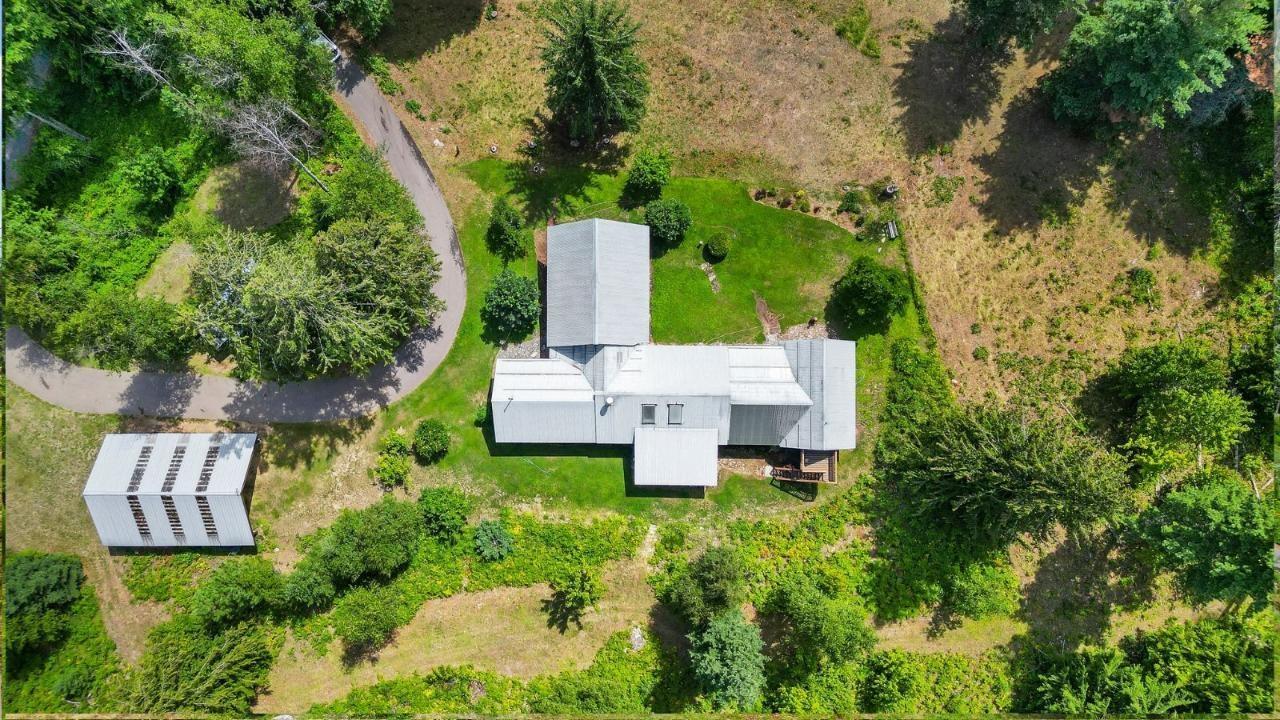 16749 Crawford Creek Road, Crawford Bay, British Columbia  V0B 1E0 - Photo 4 - 2477065