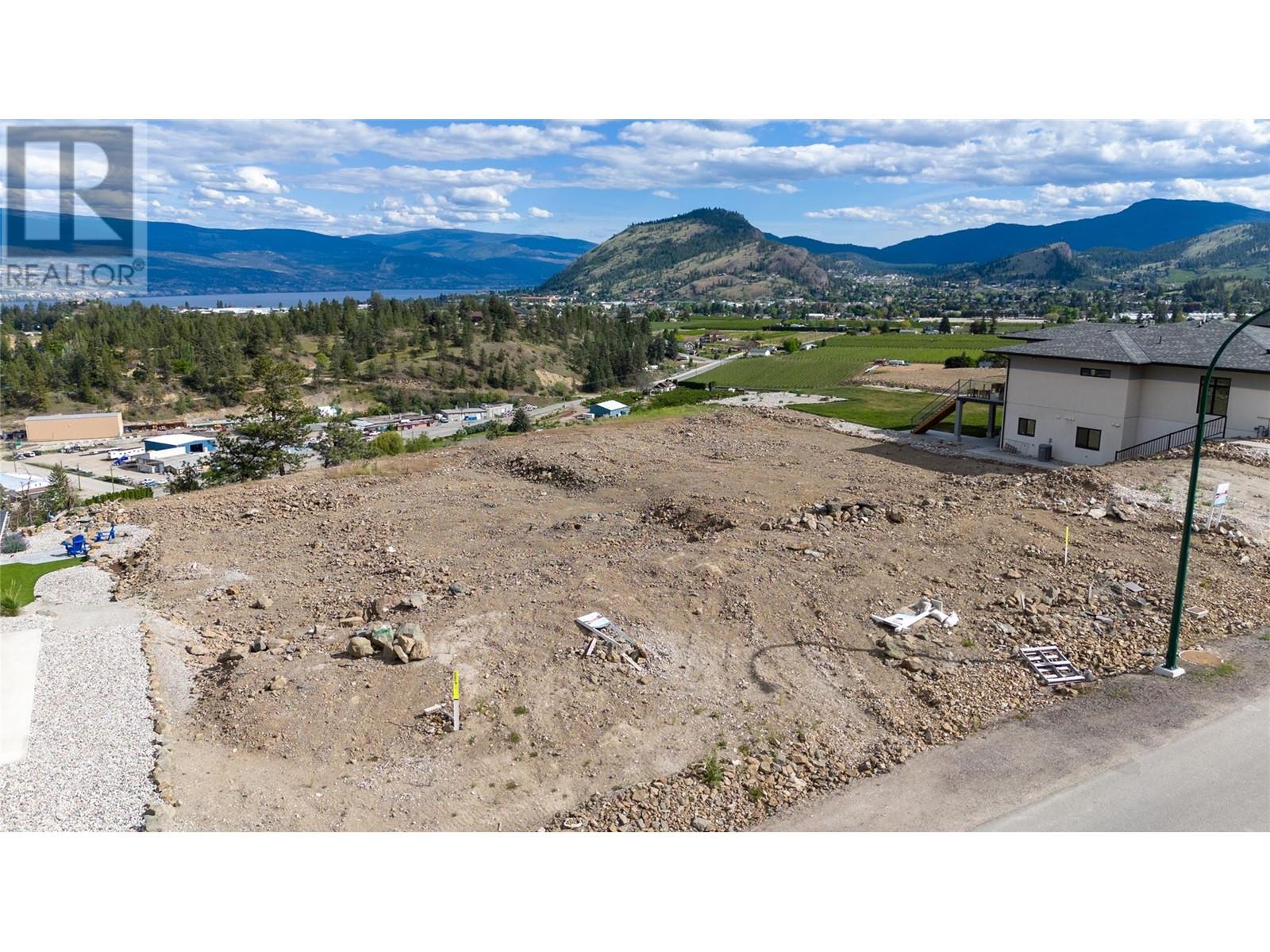 17555 Sanborn Street, Summerland, British Columbia  V0H 1Z6 - Photo 3 - 10314443