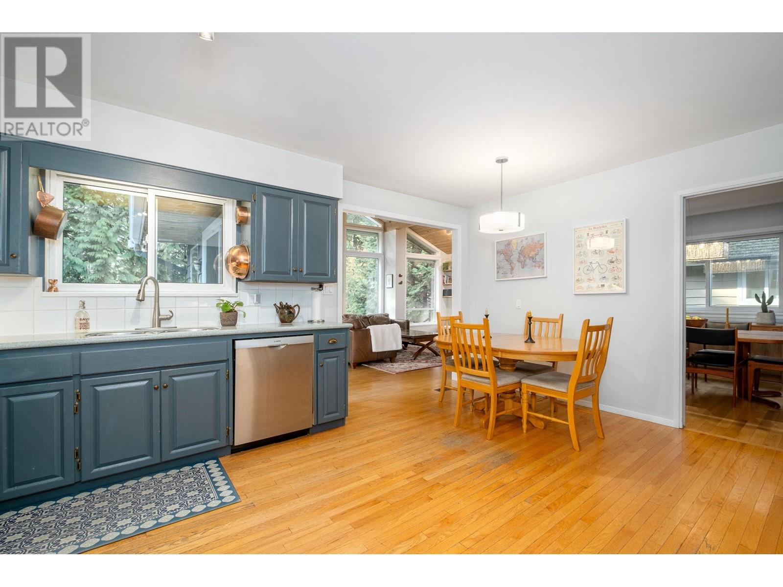5405 Ranger Avenue, North Vancouver, British Columbia  V7R 3M7 - Photo 11 - R2884803