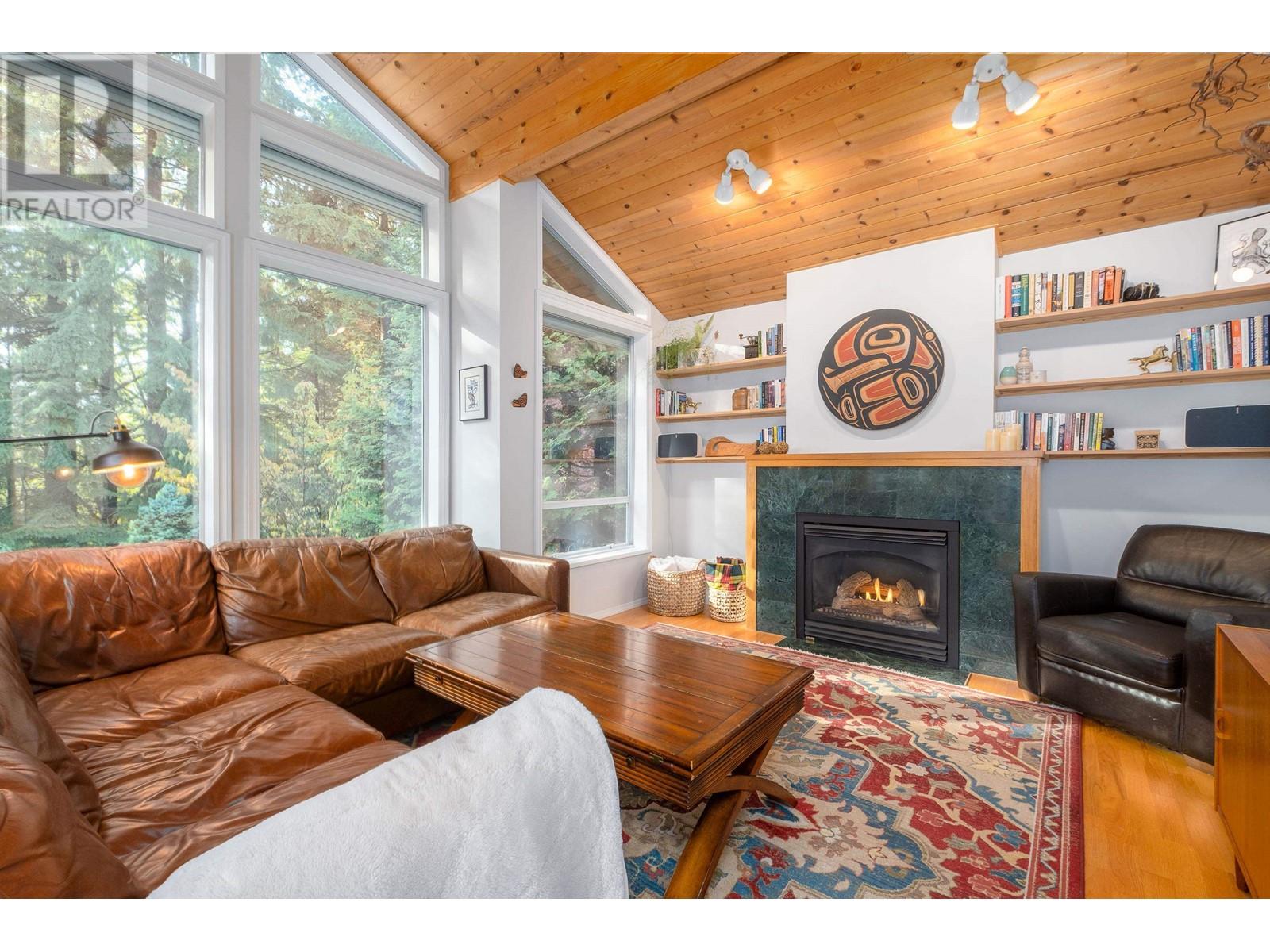 5405 Ranger Avenue, North Vancouver, British Columbia  V7R 3M7 - Photo 13 - R2884803