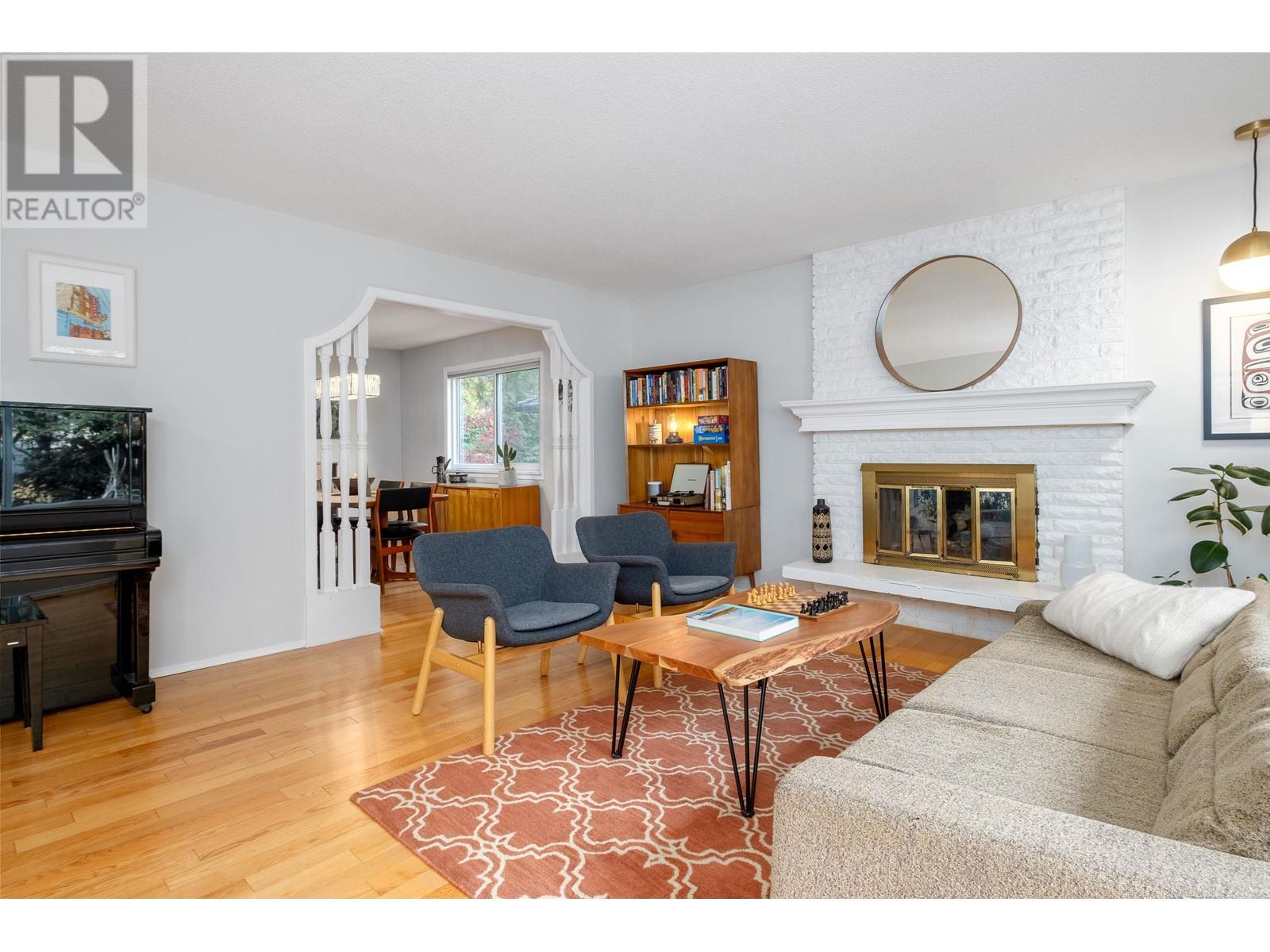 5405 Ranger Avenue, North Vancouver, British Columbia  V7R 3M7 - Photo 6 - R2884803
