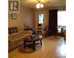 13 BAYVIEW CRESCENT