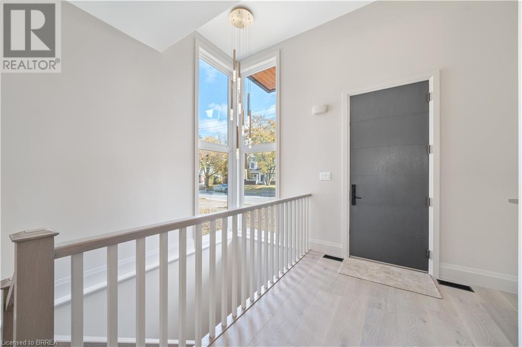 151 Parkside Drive, Brantford, Ontario N3T 0S9 (26921010) The Kate