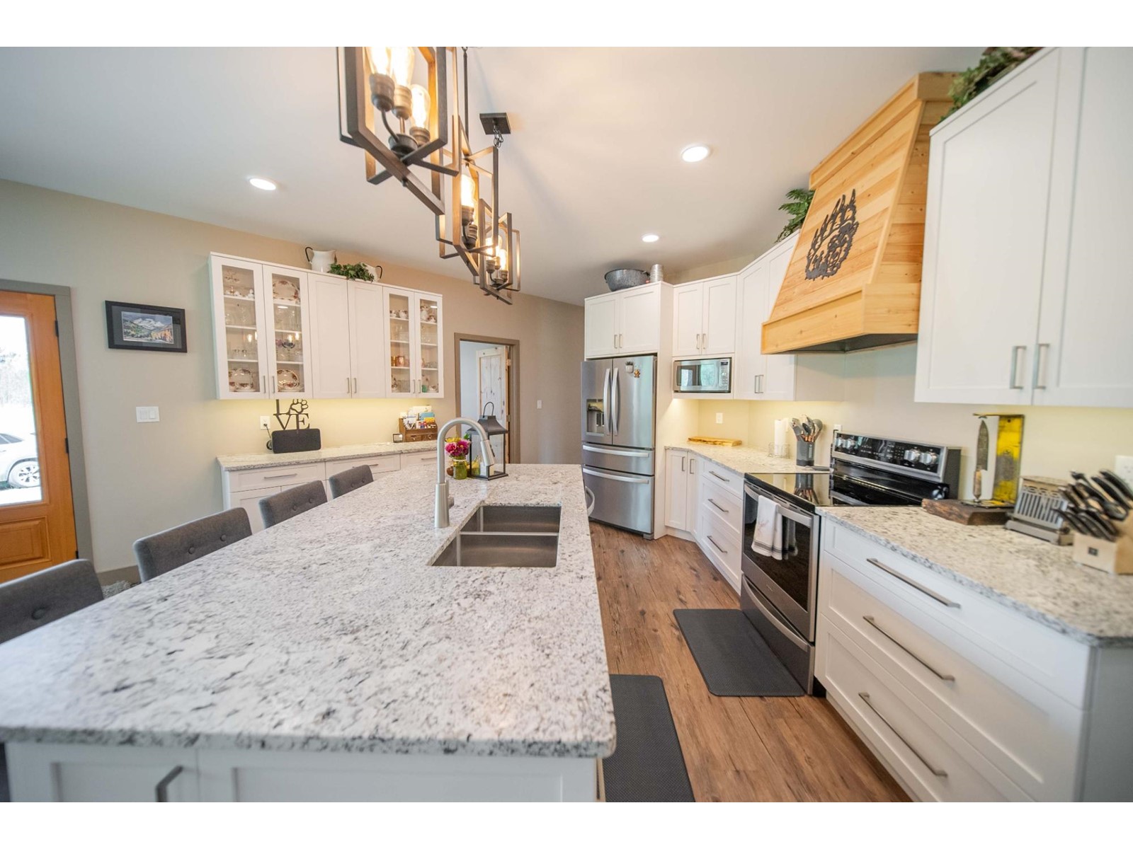 6385 Highway 3, Fernie, British Columbia  V0B 1M0 - Photo 16 - 2477109