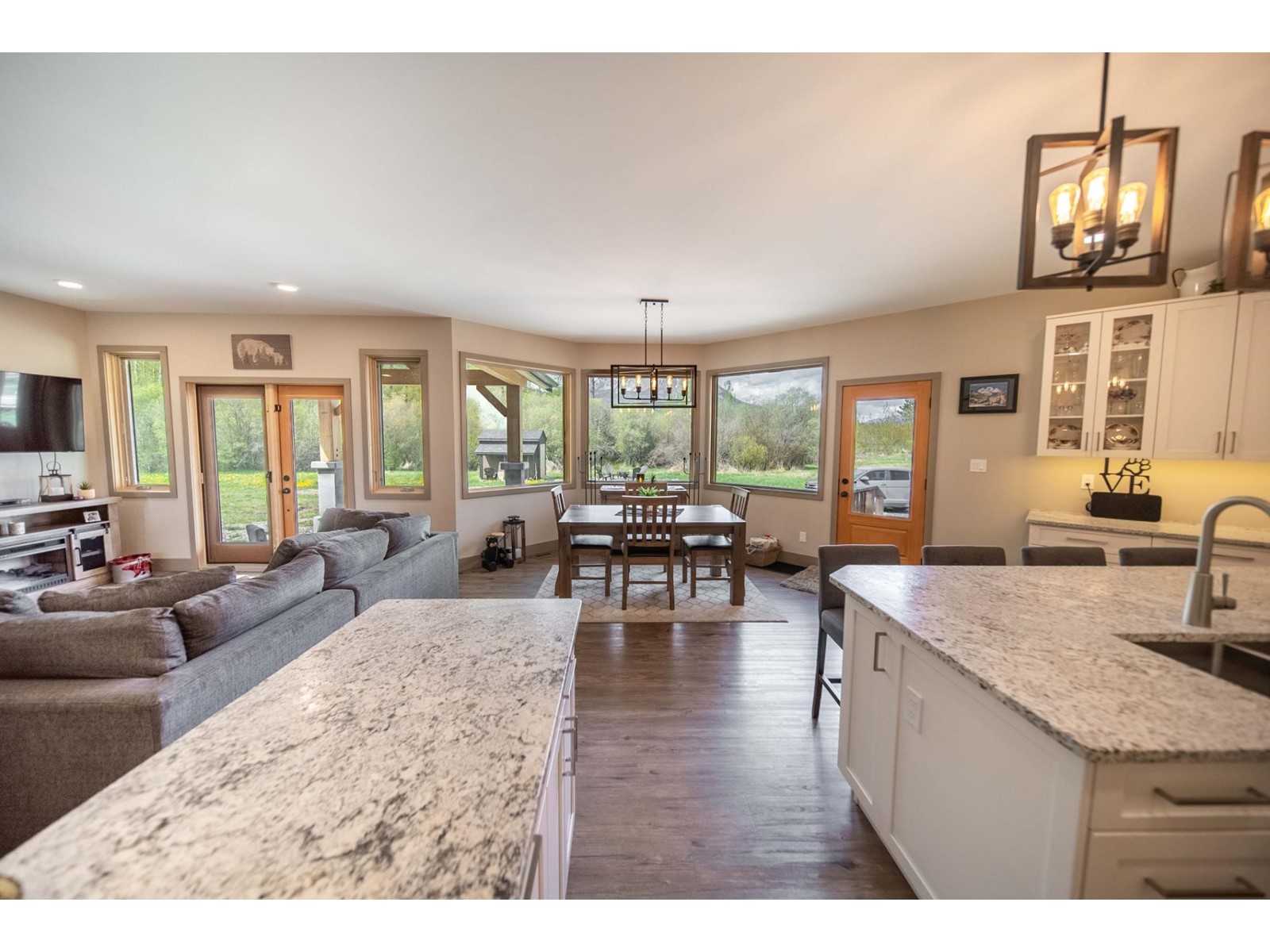 6385 Highway 3, Fernie, British Columbia  V0B 1M0 - Photo 24 - 2477109