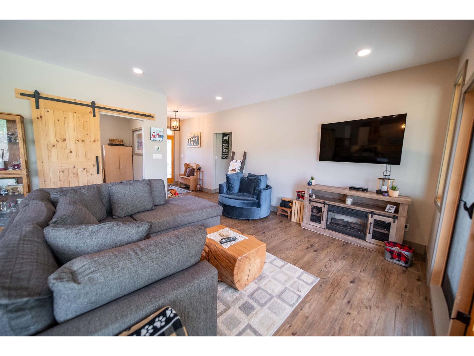 6385 Highway 3, Fernie, British Columbia  V0B 1M0 - Photo 29 - 2477109