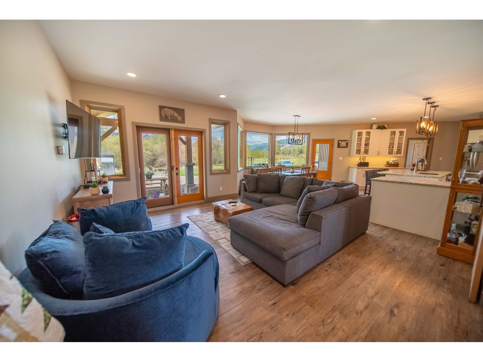 6385 Highway 3, Fernie, British Columbia  V0B 1M0 - Photo 32 - 2477109