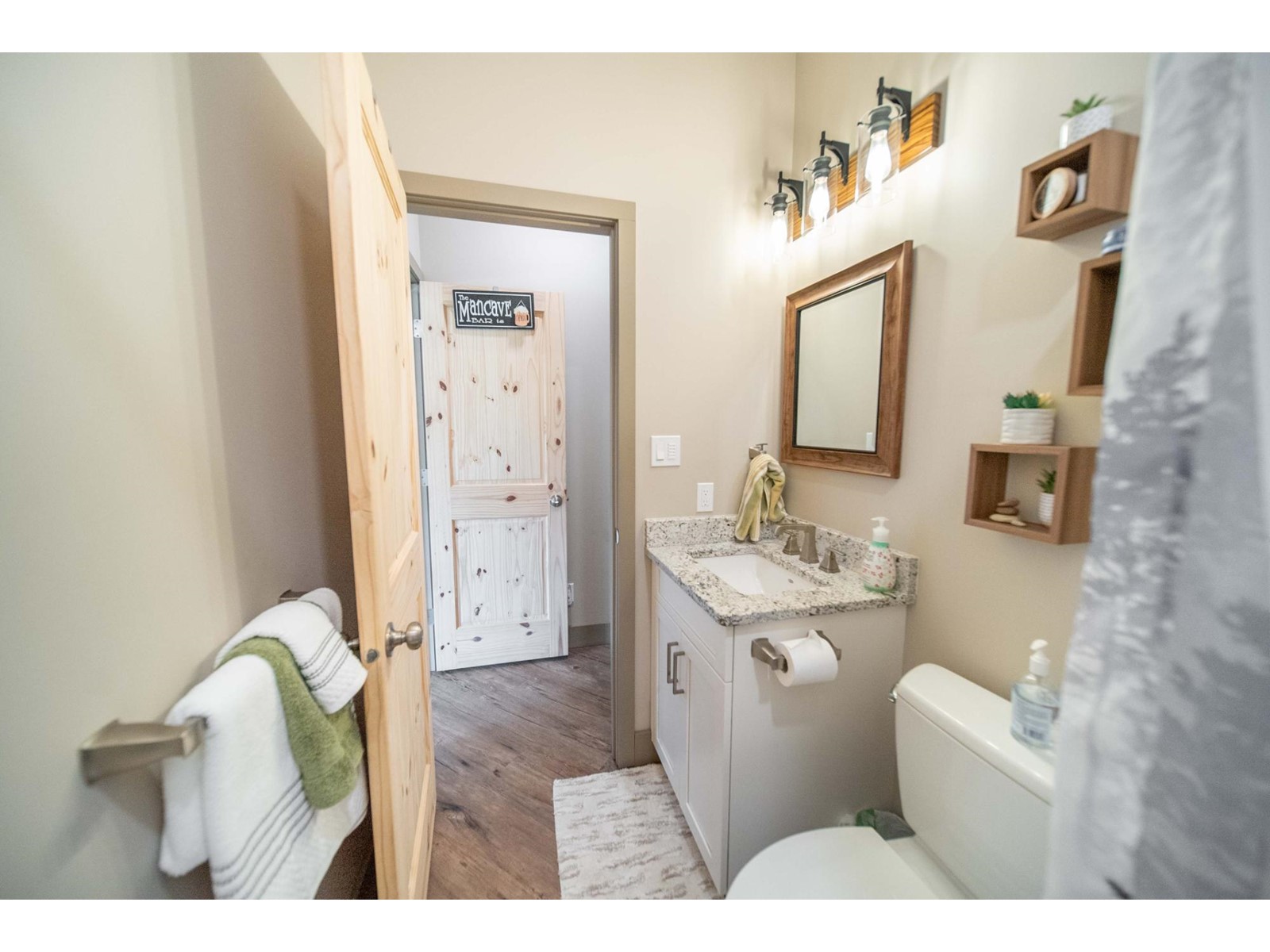 6385 Highway 3, Fernie, British Columbia  V0B 1M0 - Photo 43 - 2477109