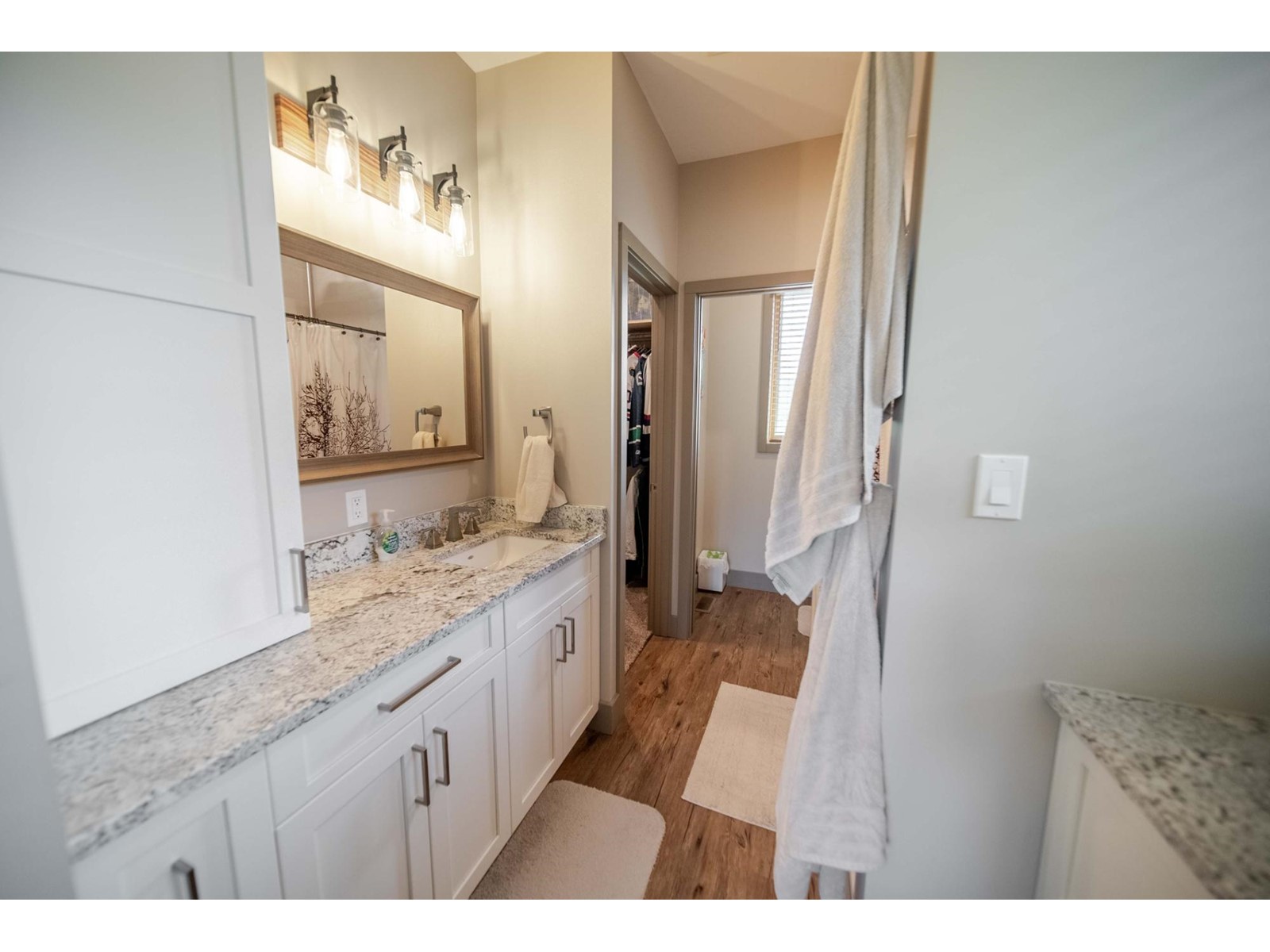 6385 Highway 3, Fernie, British Columbia  V0B 1M0 - Photo 57 - 2477109