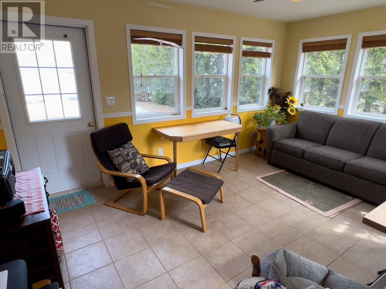 31a Perwood Drive W, Morson, Ontario  P0W 1J0 - Photo 17 - TB240991